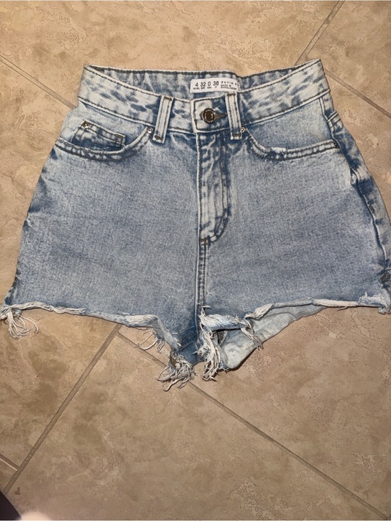 Denim&Co Pants - Denim&Co Light Blue High-Rise Frayed Jean Shorts